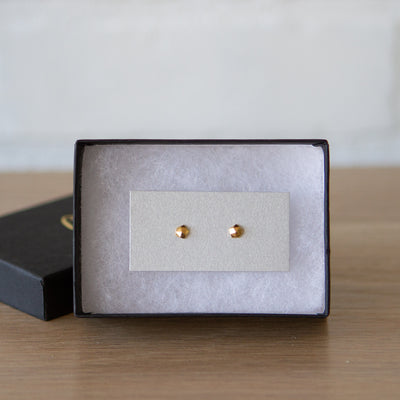 Micro Fragment small faceted stud earrings in gold vermeil in a gift box